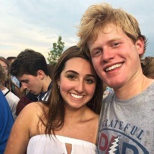 Meet your Posher, Caroline